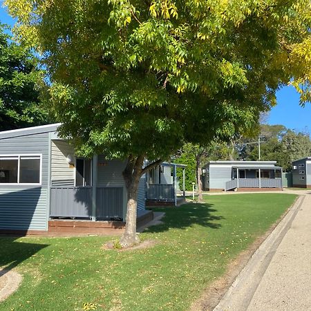 Beachcomber Caravan Park Mallacoota Buitenkant foto